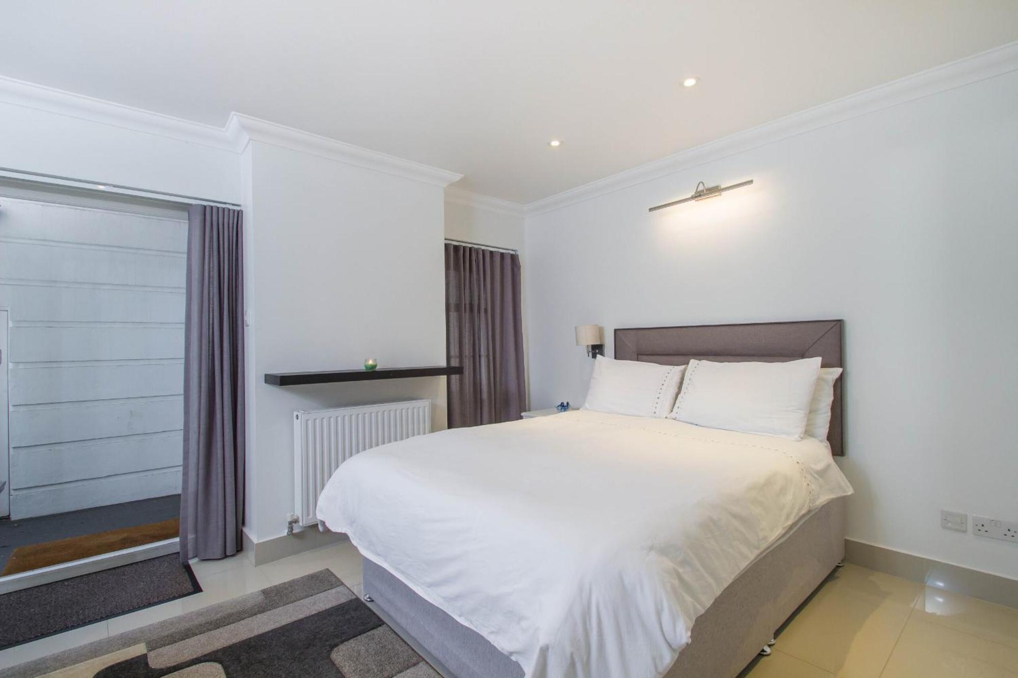 Marylebone Village Apartments London Szoba fotó
