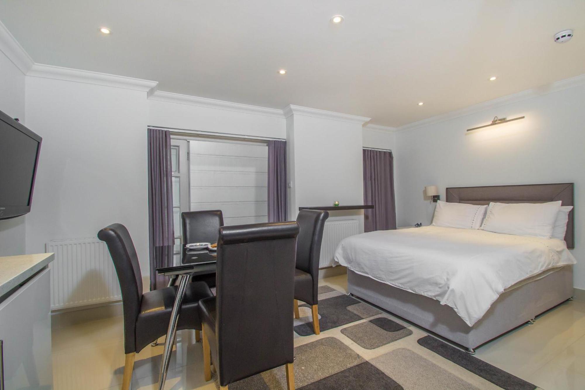 Marylebone Village Apartments London Szoba fotó