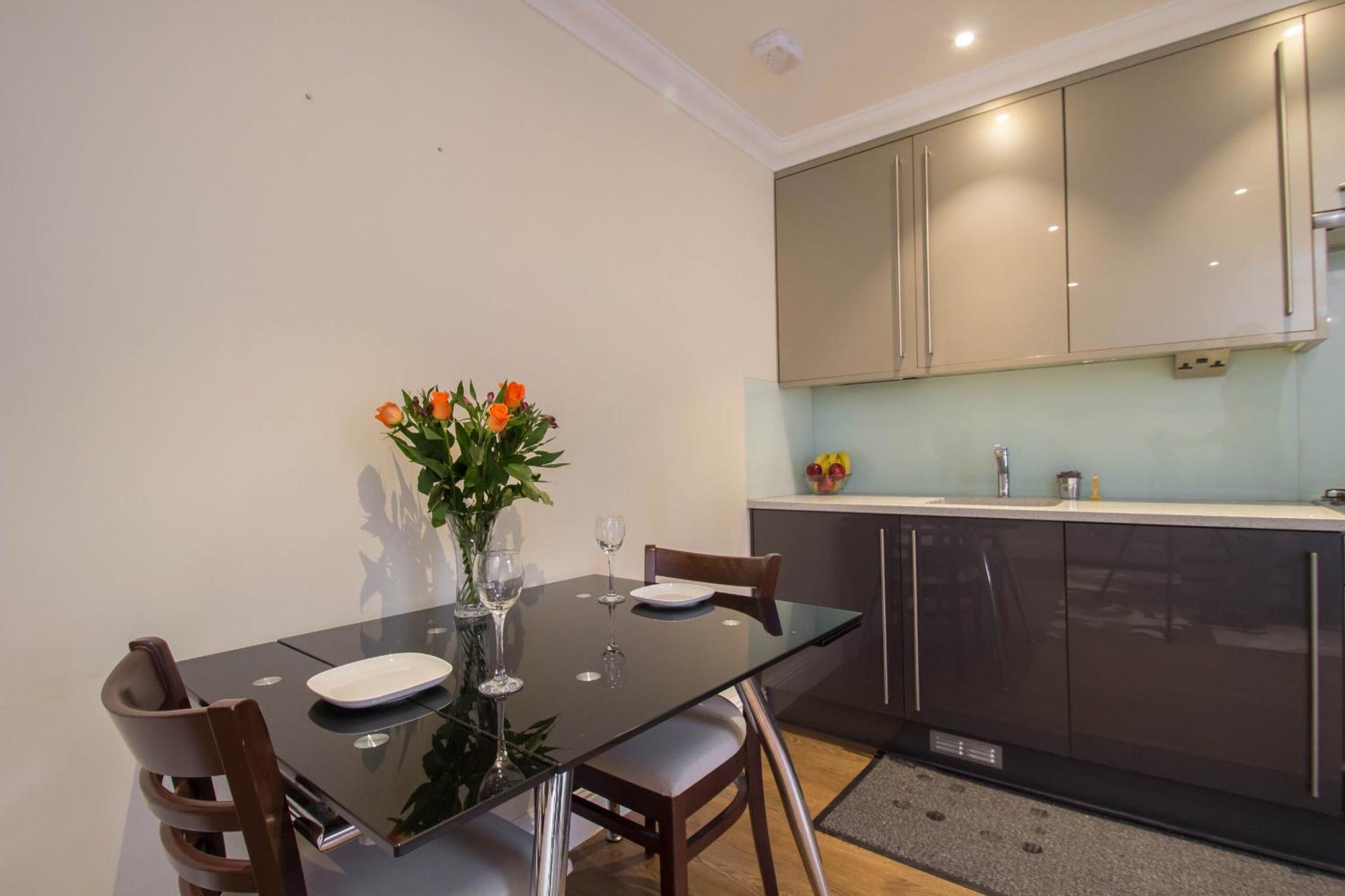 Marylebone Village Apartments London Szoba fotó
