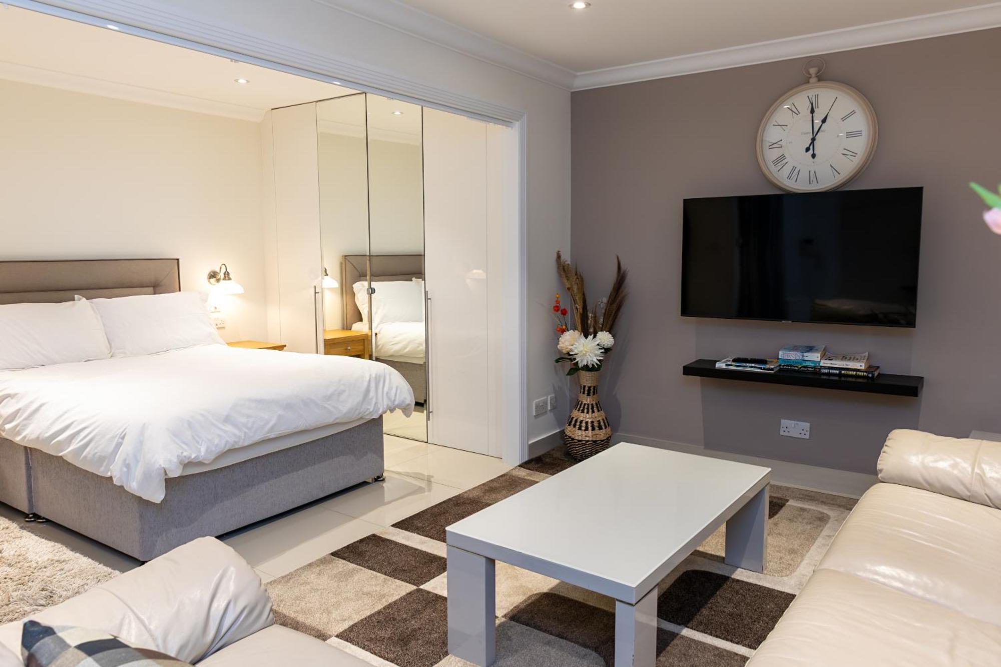 Marylebone Village Apartments London Szoba fotó